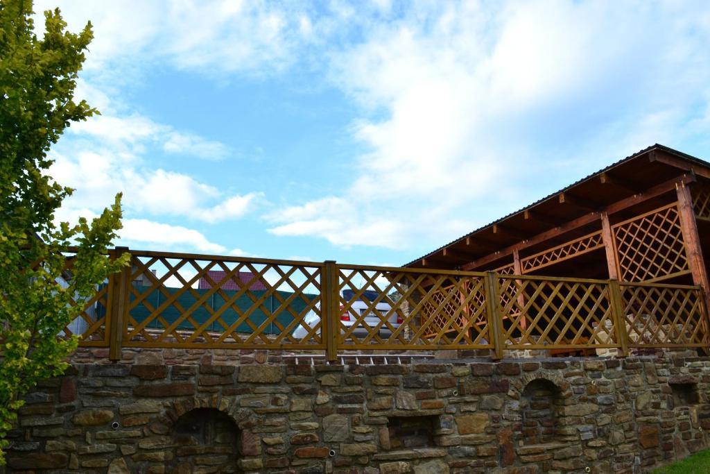 Hotel Privat Julia Vrbov Exterior foto